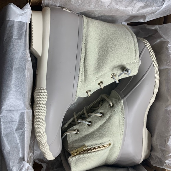 Brand new Sperry boots - Picture 3 of 6